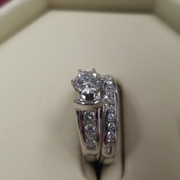 Diamond ring - Picture 2 of 6